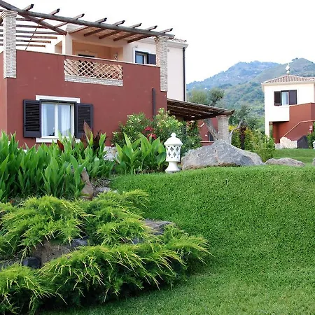 Alcantara Di Charme Hotel 4*